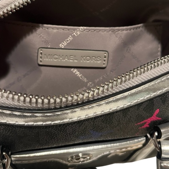 Michael Kors Small Duffle Crossbody Black Airplane Print Jet Set Multicolor - Picture 7 of 10